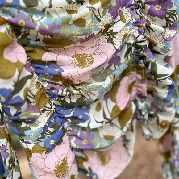 ASTR The Label square neck ruched blouse - Picture 4 of 11